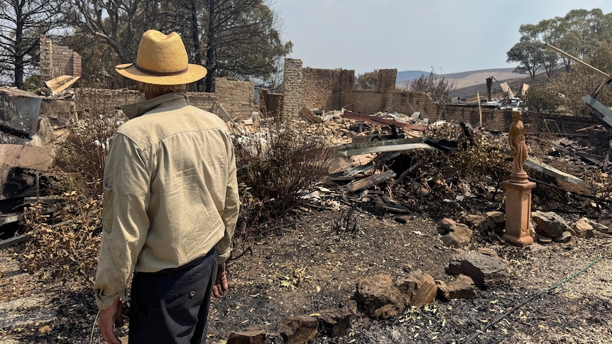 Victorian Bushfire Update: More Than 350 Structures Lost, Relief Efforts Underway