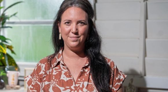 NT Government Under Fire Over $1.1 Million Midwifery Contract Awarded to Restricted Darwin Midwife