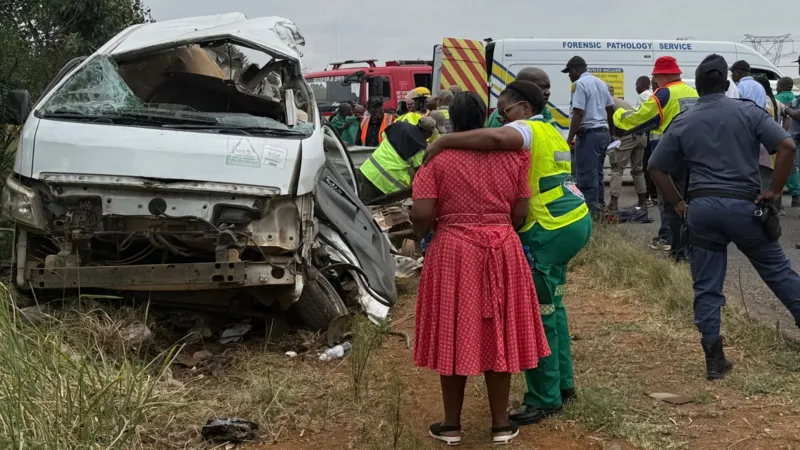 13 Schoolchildren Killed as Minibus and Truck Collide South of Johannesburg