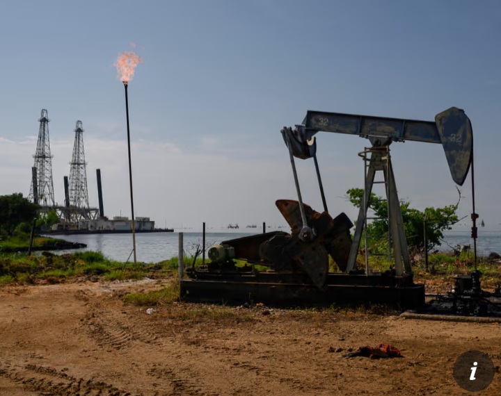 Venezuela Buckles under U.S. Pressure, Opens Oil Sector to Foreign Investment