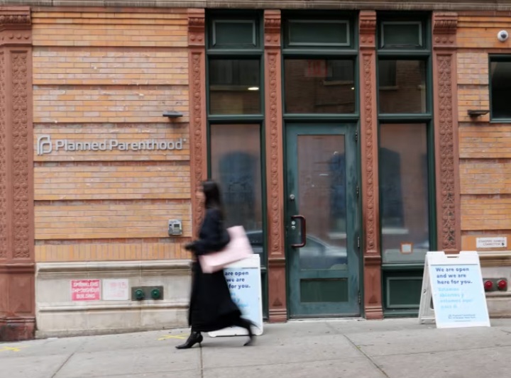 U.S. Abortion Clinics Continue Closing Even in Stronghold States