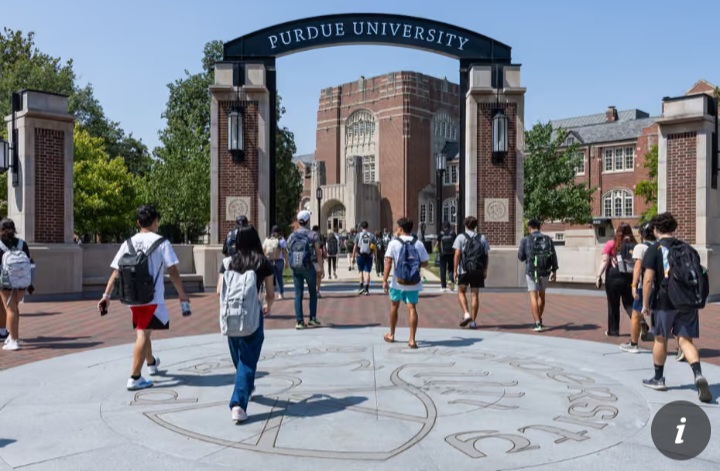 US University Blocking Students amid Trump Crackdown on Chinese Students