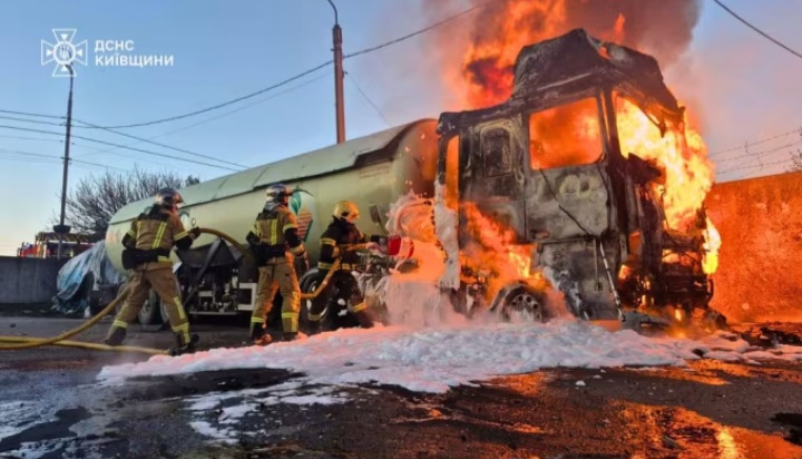 Russian Strikes Kill 27 in Ukraine Ahead of Rival Ceasefire around Moscow Victory Day Parade
