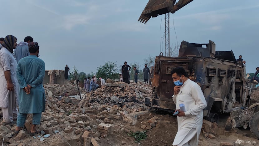 14 Pakistani Police Officers Killed In Deadly Militant Bombing And Ambush