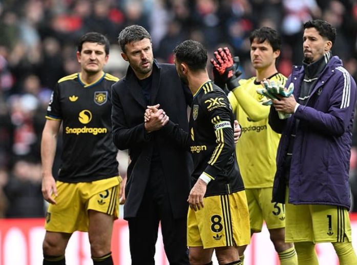 Manchester United Faces Midfield Crisis as Casemiro Exit Exposes Deeper Problems at Old Trafford