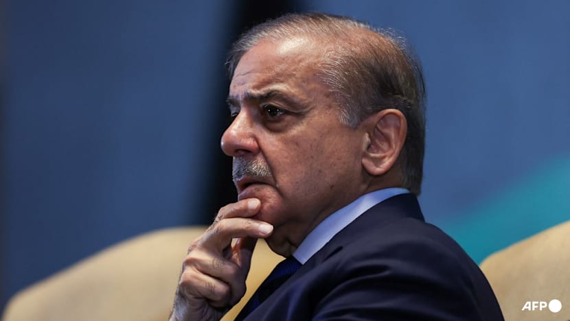 Pakistan walks diplomatic tightrope ahead of China visit