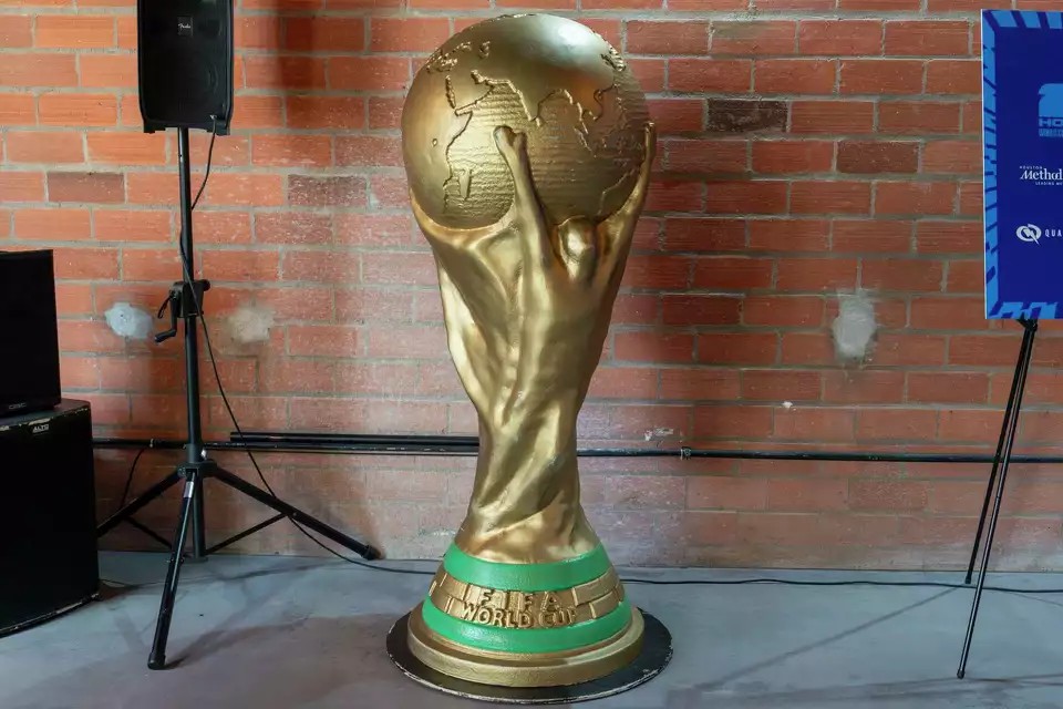 Over 1 million World Cup tickets sold during the first FIFA ticket phase. When is the next round?